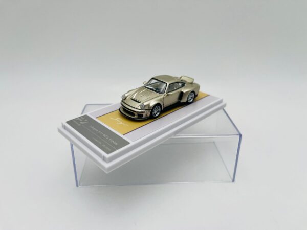 FINCLASSICALL 1:64 SINGER 911 DLS TURBO GOLD - Imagen 2