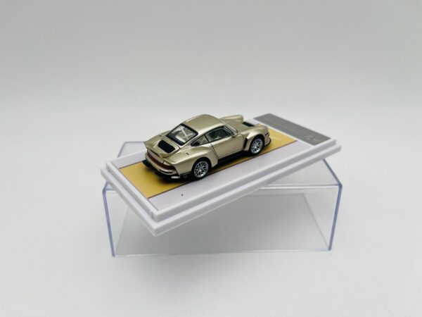 FINCLASSICALL 1:64 SINGER 911 DLS TURBO GOLD - Imagen 3