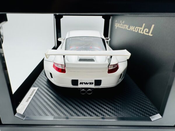 IGNITION MODEL 1:18 PORSCHE RWB 997 GT3 WHITE  IG3252 – Image 4