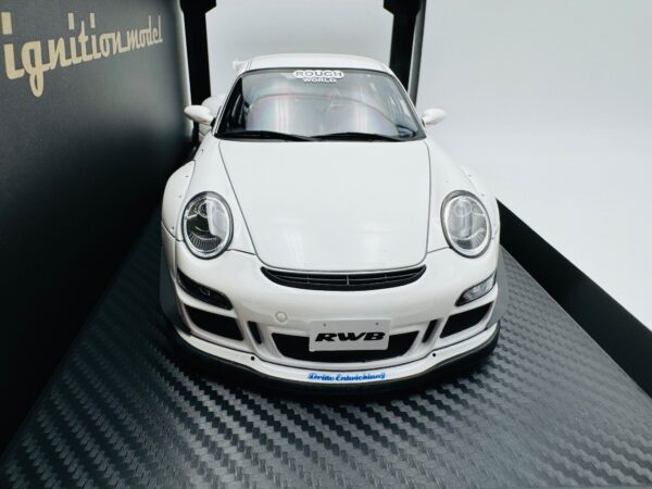 IGNITION MODEL 1:18 PORSCHE RWB 997 GT3 WHITE  IG3252 – Image 5