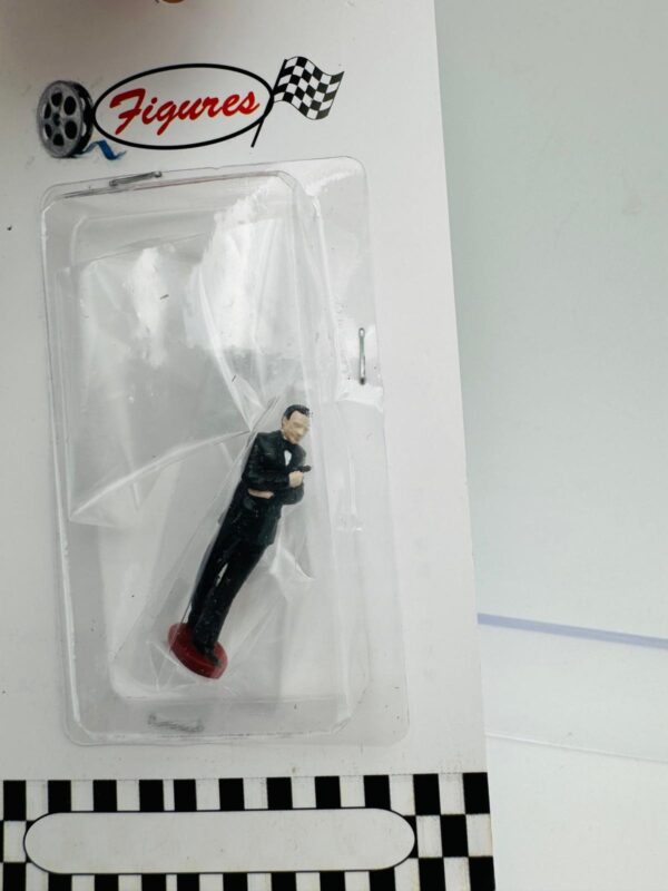 FIGURES 1:64 JAMES BOND