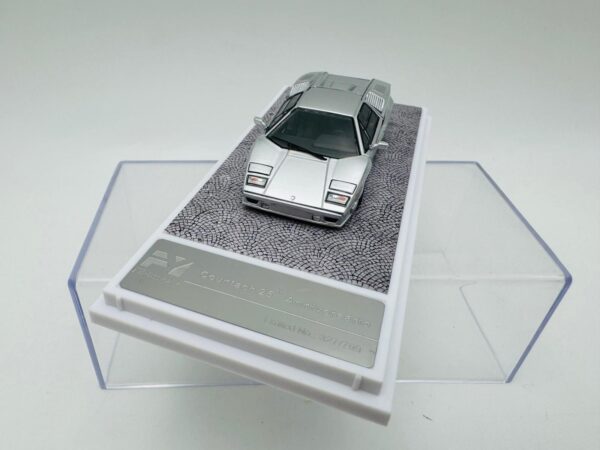 FINCLASSICALL 1:64 COUNTACH 25TH ANNIVERSARIO SILVER - Imagen 2