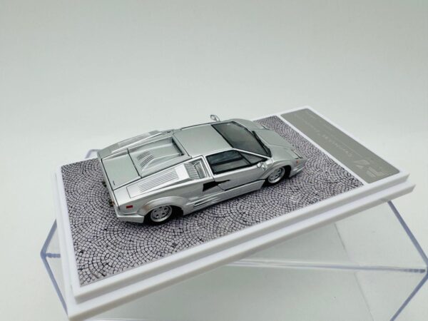 FINCLASSICALL 1:64 COUNTACH 25TH ANNIVERSARIO SILVER - Imagen 5