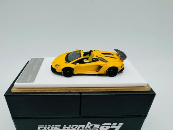 FINE WORKS64 1:64 LAMBORGHINI LP700 YELLOW