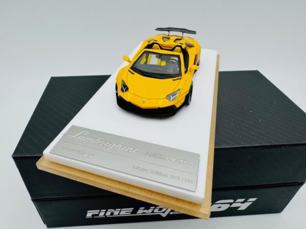 FINE WORKS64 1:64 LAMBORGHINI LP700 YELLOW - Image 2