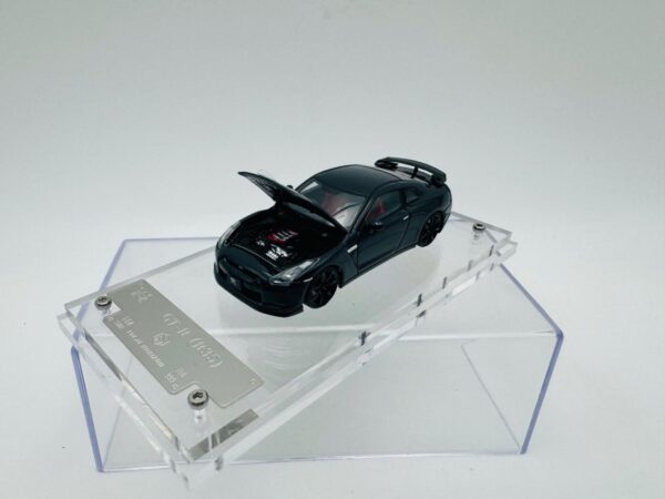 FOCAL HORIZON 1:64 GT R R35 FULL CARBON BLACK - Imagen 6