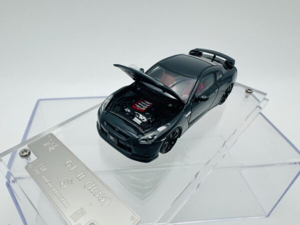 FOCAL HORIZON 1:64 GT R R35 FULL CARBON BLACK - Imagen 7