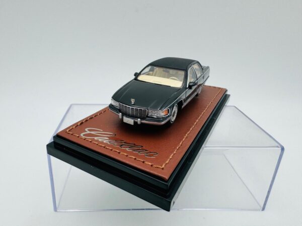 GOC 1:64 CADILLAC FLEETWOOD BLACK - Image 2