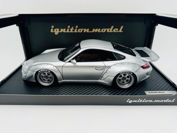 IGNITION MODEL 1:18 PORSCHE 997 RWB SILVER IG3246