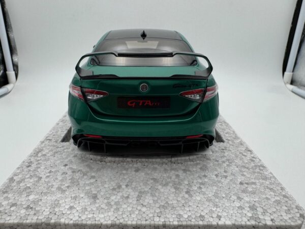 MOTORHELIX 1:18 ALFA ROMEO GIULIA GTAm MONTREAL GREEN - Imagen 9