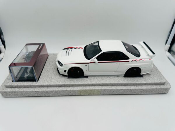 MOTORHELIX 1:18 NISSAN GTR R34 NISMO WHITE PEARL