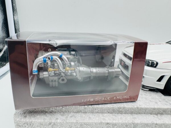 MOTORHELIX 1:18 NISSAN GTR R34 NISMO WHITE PEARL - Imagen 4