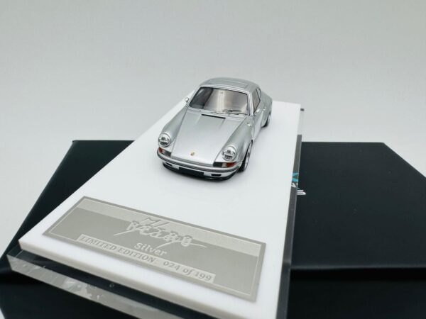 MY64 1:64 KAEGE RETRO COUPE CLASSIC SILVER - Imagen 2