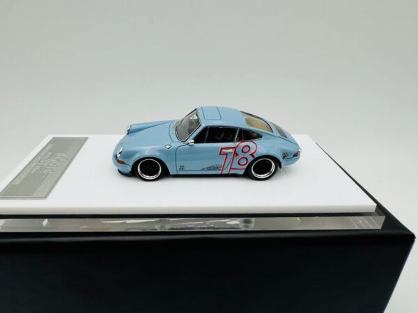 MY64 1:64 KAEGE RETRO COUPE CLASSIC MILITARY BLUE - Imagen 3