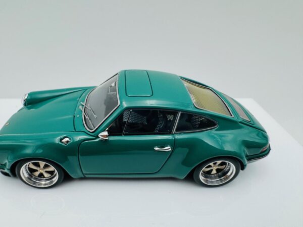 MY64 1:64 KAEGE RETRO COUPE CLASSIC SMYRNA GREEN - Imagen 3