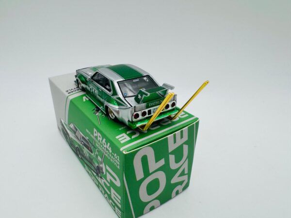 POP RACE 1:64 SKYLINE C210 KAIDO RACER BOSOZOKU STYLE - Imagen 3