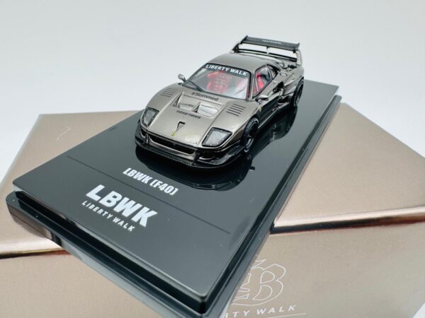 INNO MODELS 1:64 FERRARI LBWK F40 CHROME BLACK - Imagen 2