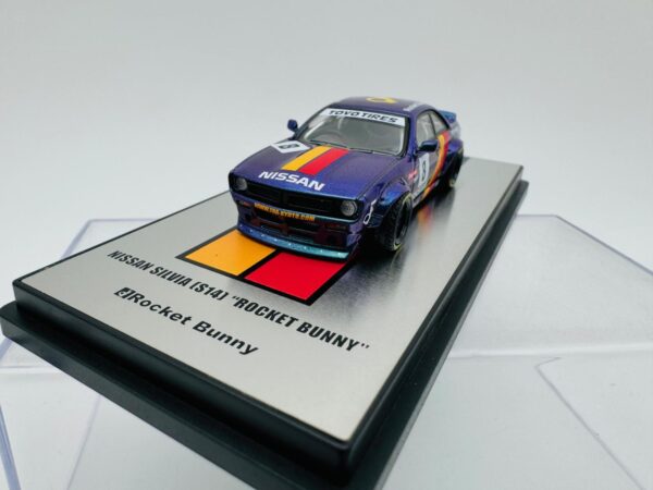 INNO MODELS 1:64 NISSAN SILVIA S14 ROCKET BUNNY BOSS MAGIC PURPLE - Imagen 2