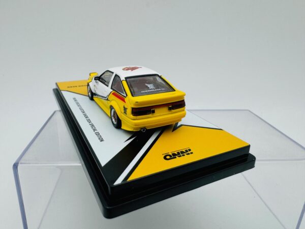 INNO MODELS 1:64 TOYOTA SPRINTER TRUENO AE86 BRUNEI DIECAST KUSTOM SHOW 2024 - Imagen 4