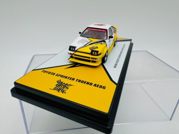 INNO MODELS 1:64 TOYOTA SPRINTER TRUENO AE86 BRUNEI DIECAST KUSTOM SHOW 2024 - Imagen 2