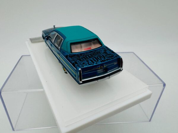 GOC 1:64 CADILLAC FLEETWOOD BLUE – Image 4