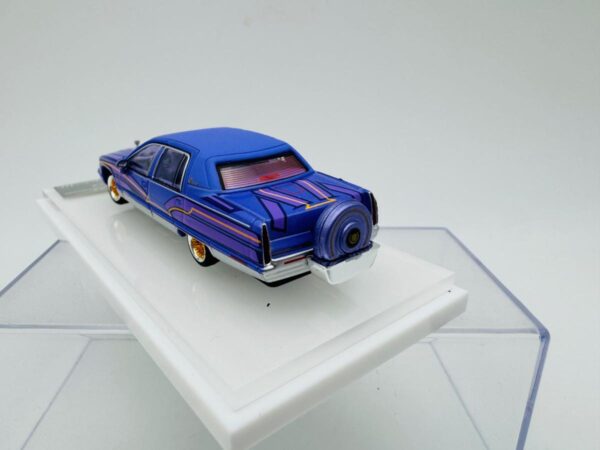 GOC 1:64 CADILLAC FLEETWOOD PURPLE - Imagen 4