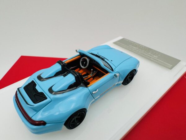 MK 1:64 PORSCHE GUNTHER WERKS 993 CONVERTIBLE SKY BLUE – Image 5