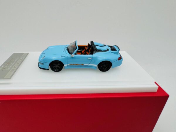 MK 1:64 PORSCHE GUNTHER WERKS 993 CONVERTIBLE SKY BLUE - Imagen 3