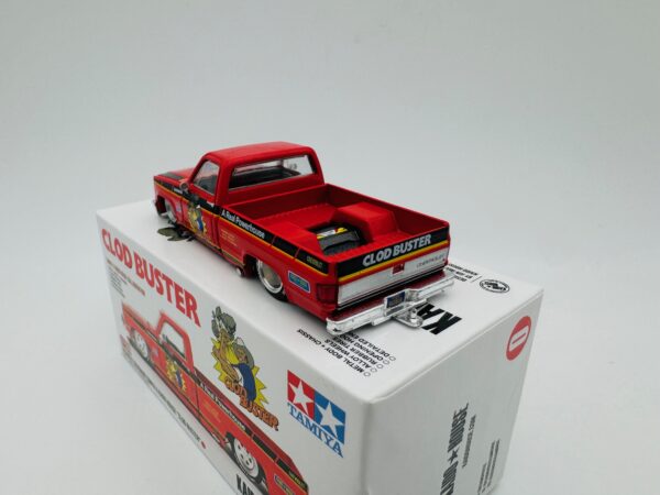 MINI GT 1:64 CHEVROLET SILVERADO TAMIYA X KAIDO CLOD BUSTER  130 - Imagen 4