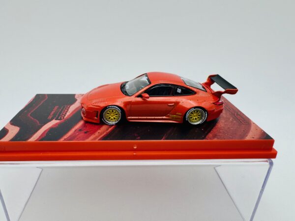 TARMAC WORKS 1:64 PORSCHE 997 OLD AND NEW RED METALLIC – Bild 3