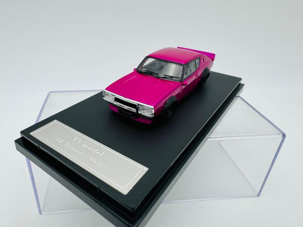 TS 1:64 NISSAN SKYLINE GTR2 ROSE RED - Image 3