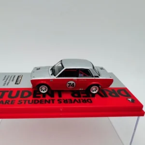 TARMAC WORKS 1:64 DATSUN 510 DANIEL WU
