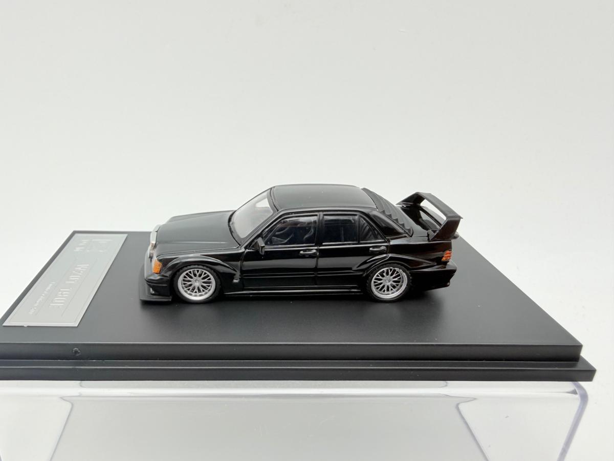 DCM 1:64 MERCEDES 190E MODIFIED PIANO BLACK - Image 2