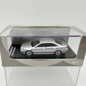 MOTORHELIX 1:64 AUDI A8 SILVER