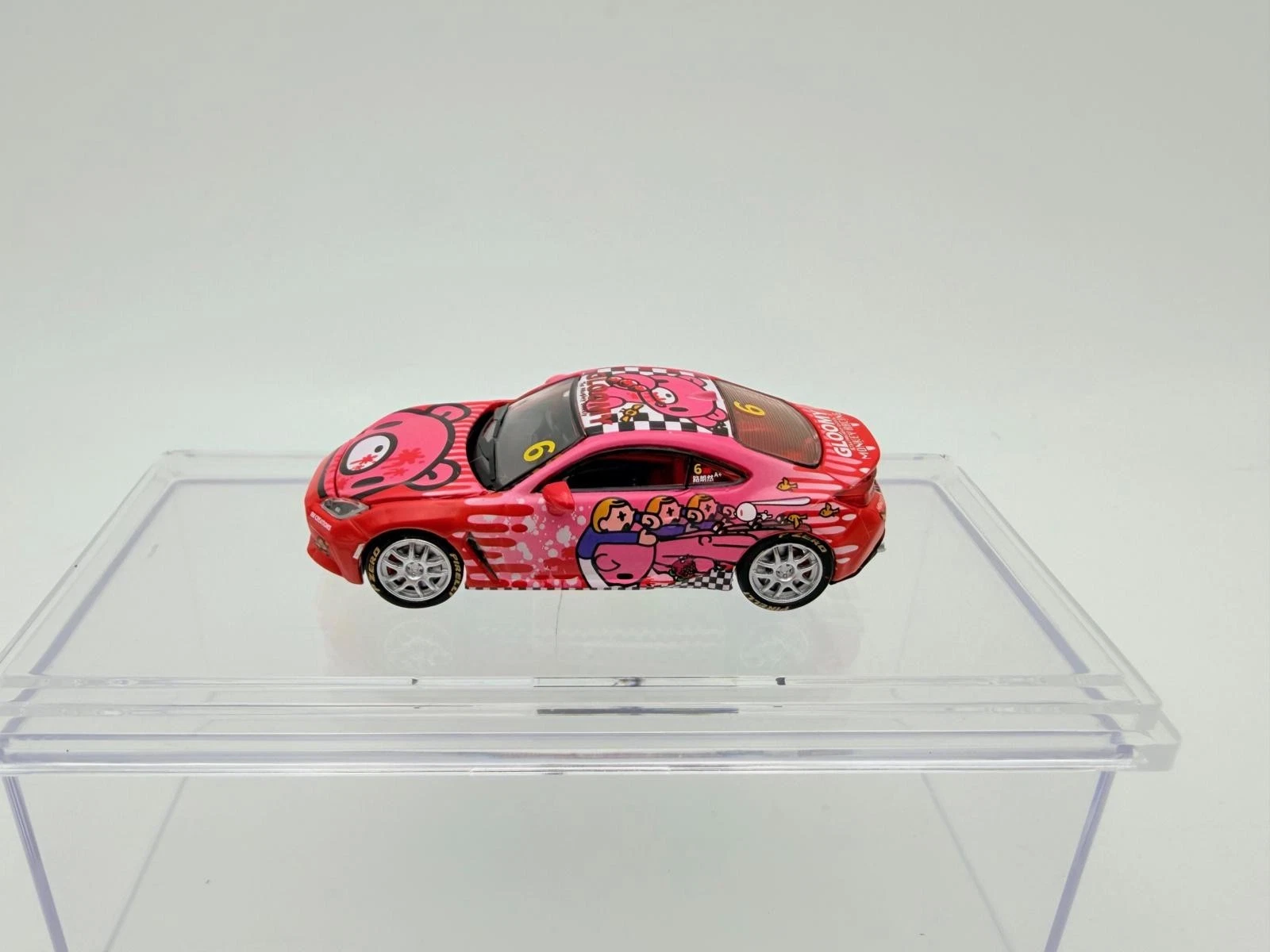 BM 1:64 TOYOTA GR86 X GLOOMY BEAR MACAU GP 2025 - Imagen 3