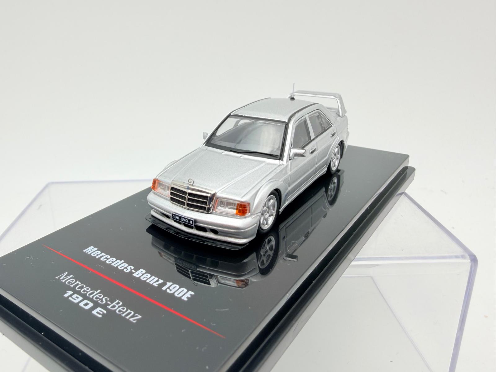INNO MODELS 1:64 MERCEDES 190E SILVER - Imagen 3