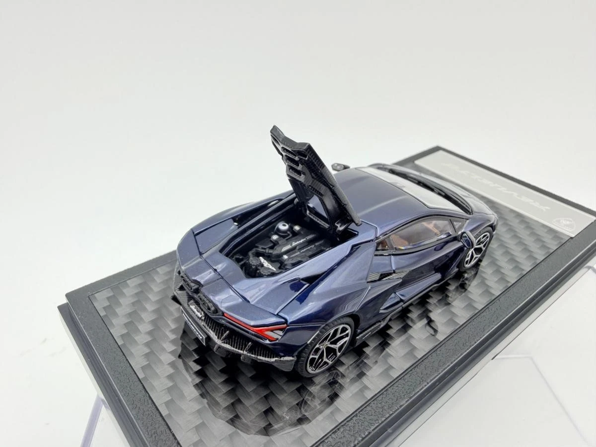 LCD 1:64 LAMBORGHINI REVUELTO AURORA BLUE - Imagen 4