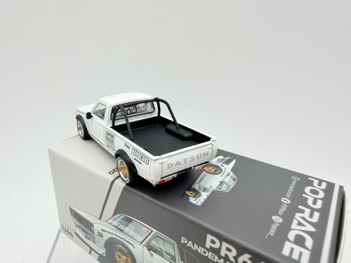 POP RACE 1:64 DATSUN PANDEM 620 WHITE - Imagen 4