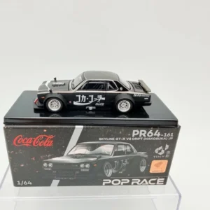 POP RACE 1:64 NISSAN SKYLINE GTR V8 DRIFT HAKOSUKA COCA COLA