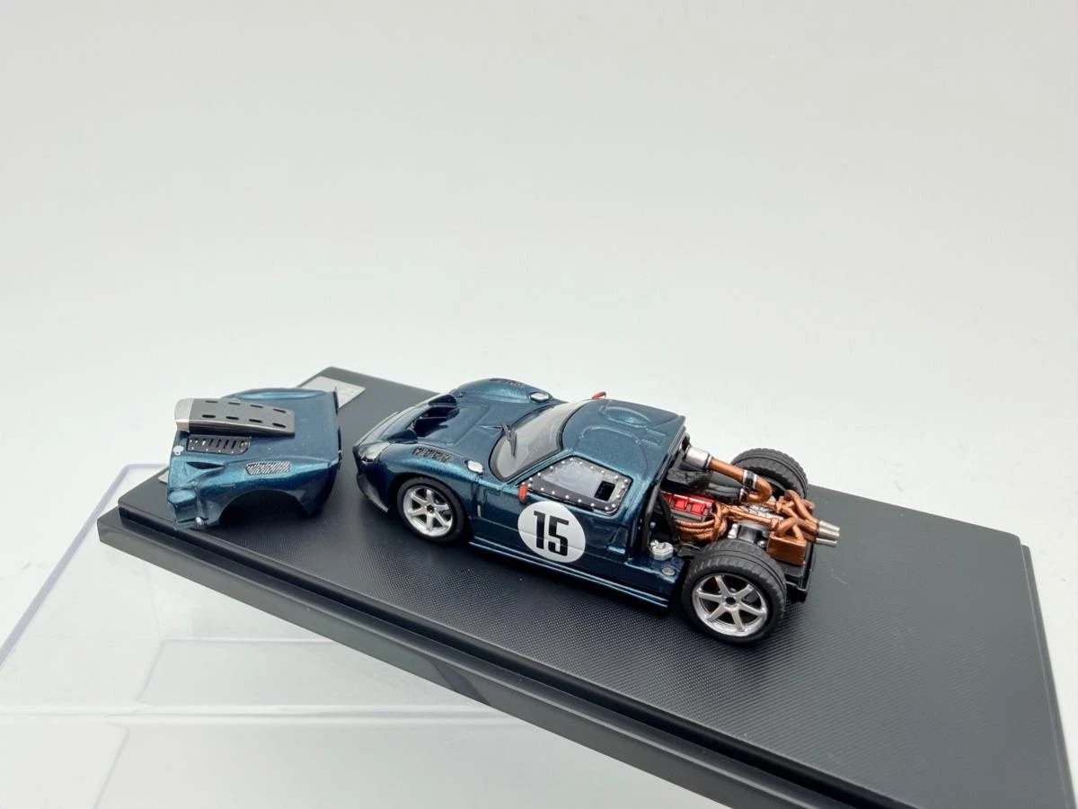 RHINO MODEL 1:64 FORD GT40 ENGINE HOOD GREEN - Imagen 2