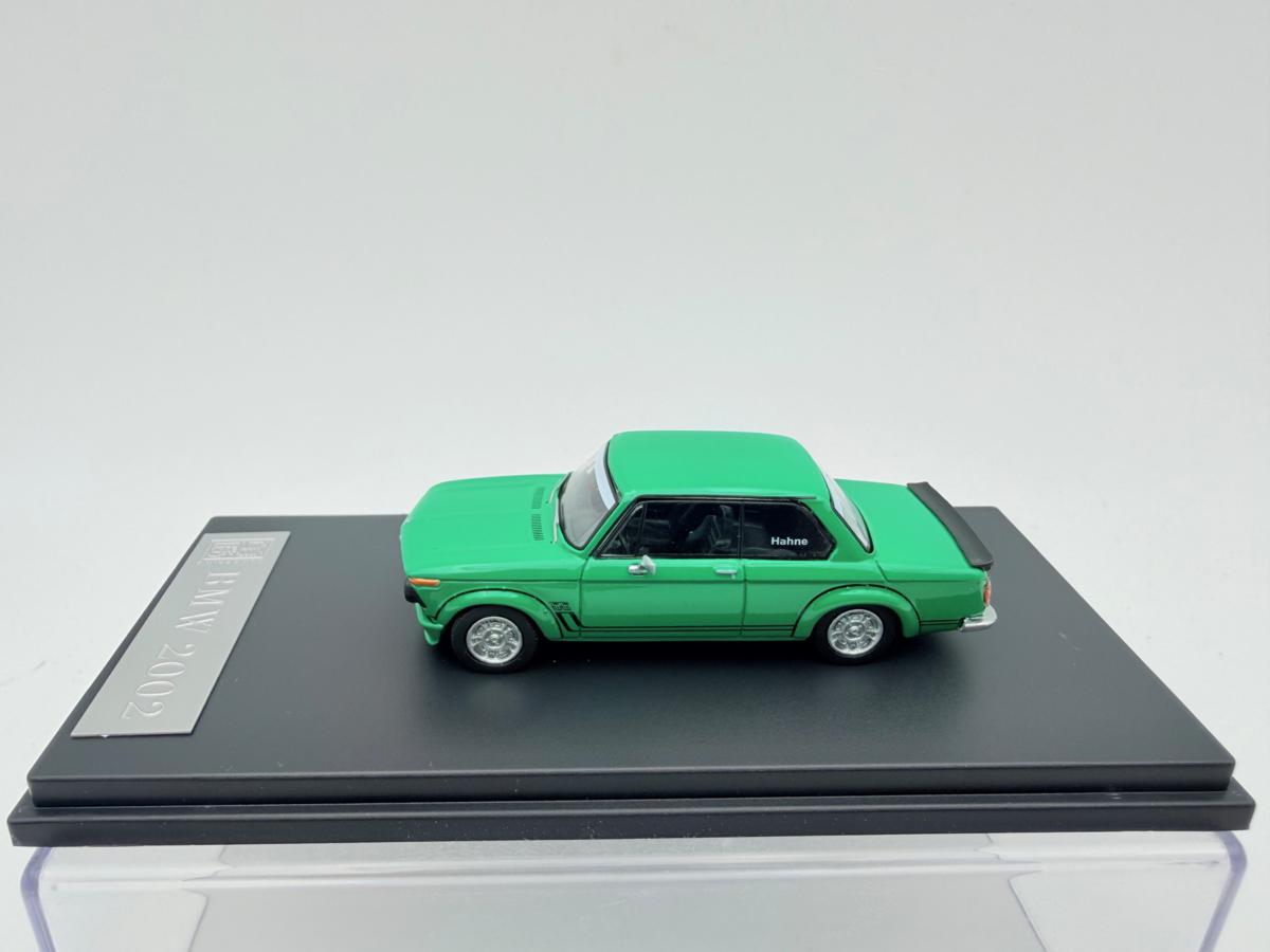 YS 1:64 BMW 2002 TURBO GREEN NOVEDAD