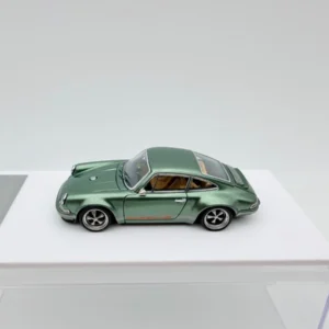 ZINCIT MODEL 1:64 PORSCHE SINGER DLS OAK GREEN