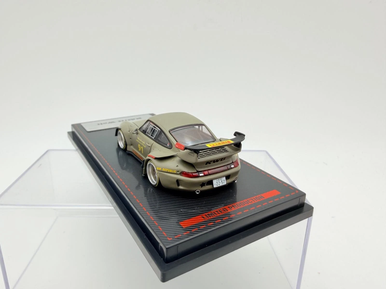 IGNITION 1:64 PORSCHE RWB 993 MATTE GREEN - Imagen 4