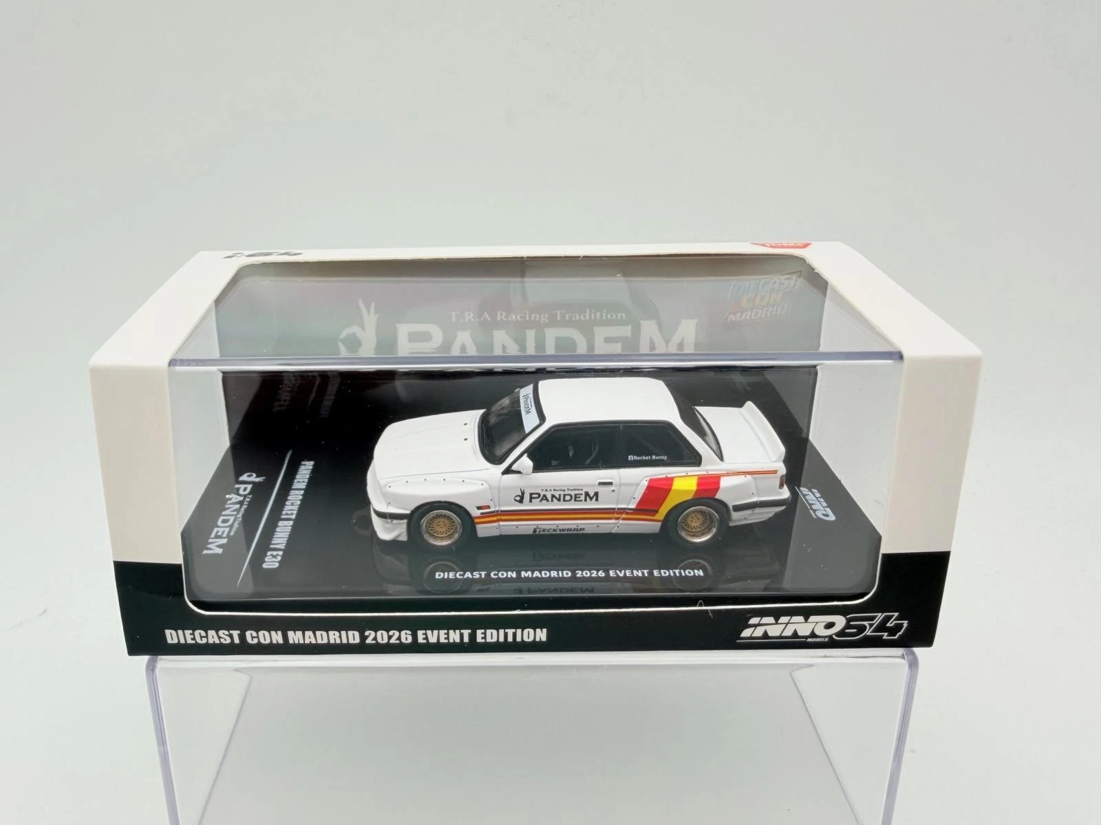 INNO MODELS 1:64 BMW M3 E30 DIECASTCOM MADRID 2026
