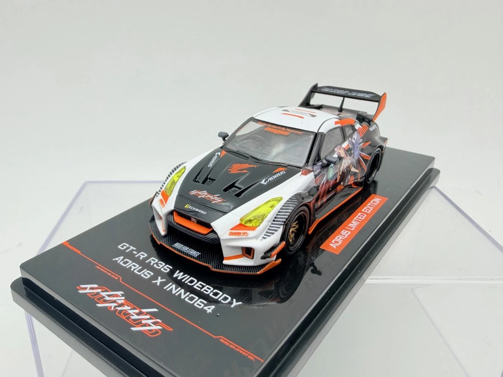 INNO MODELS 1:64 NISSAN GTR R35 AORUS LIMITED EDITION - Imagen 3