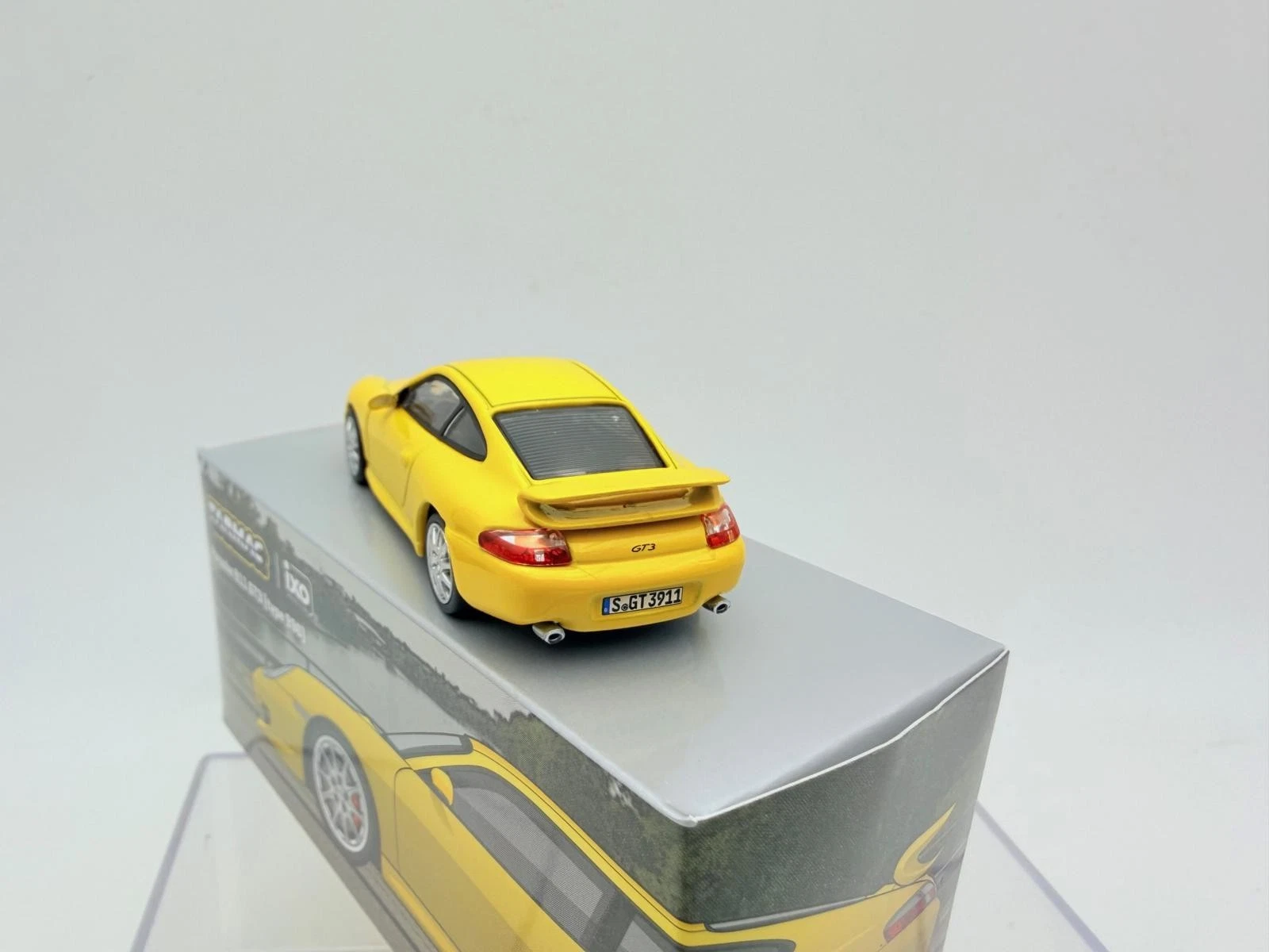 TARMAC WORKS 1:64 PORSCHE 996 GT3 YELLOW - Imagen 3