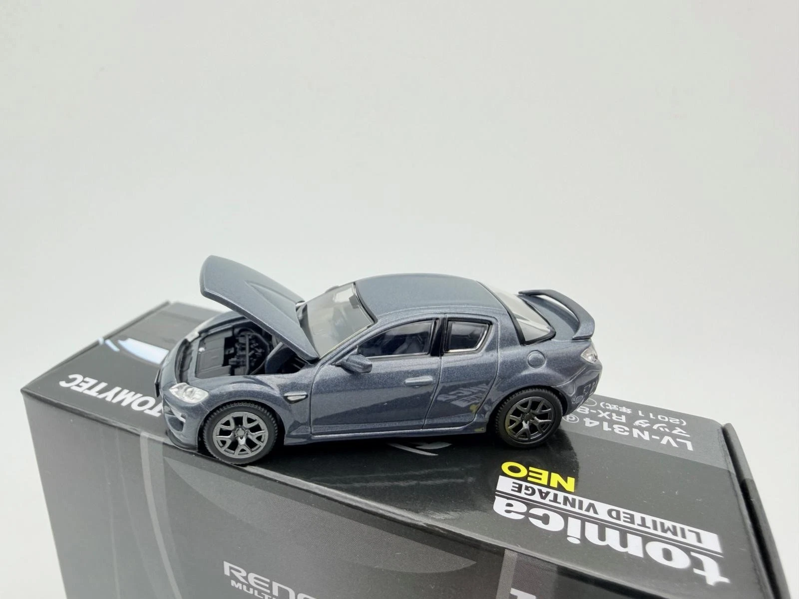 TOMICA 1:64 MAZDA RX8 GRIS - Imagen 3