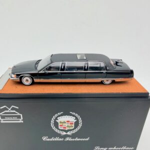 XIAOGUANG 1:64 CADILLAC FLEETWOOD LIMOUSINE